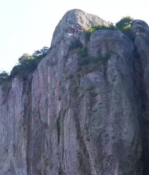 方山正门是哪个门(大门对山怎么化解)