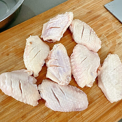 烤鸡翅的腌制方法和配料(烤鸡翅中的腌制方法)