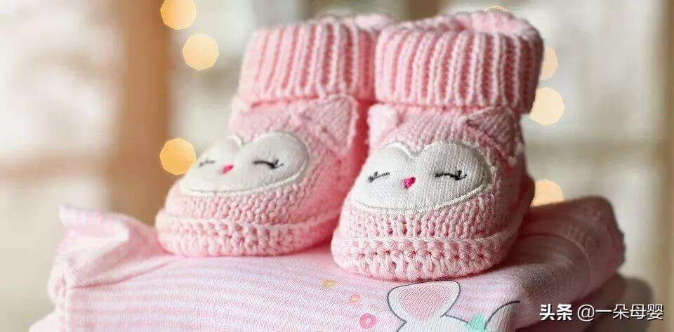 新生儿必备用品有哪些(新生婴儿需要买什么必备用品)