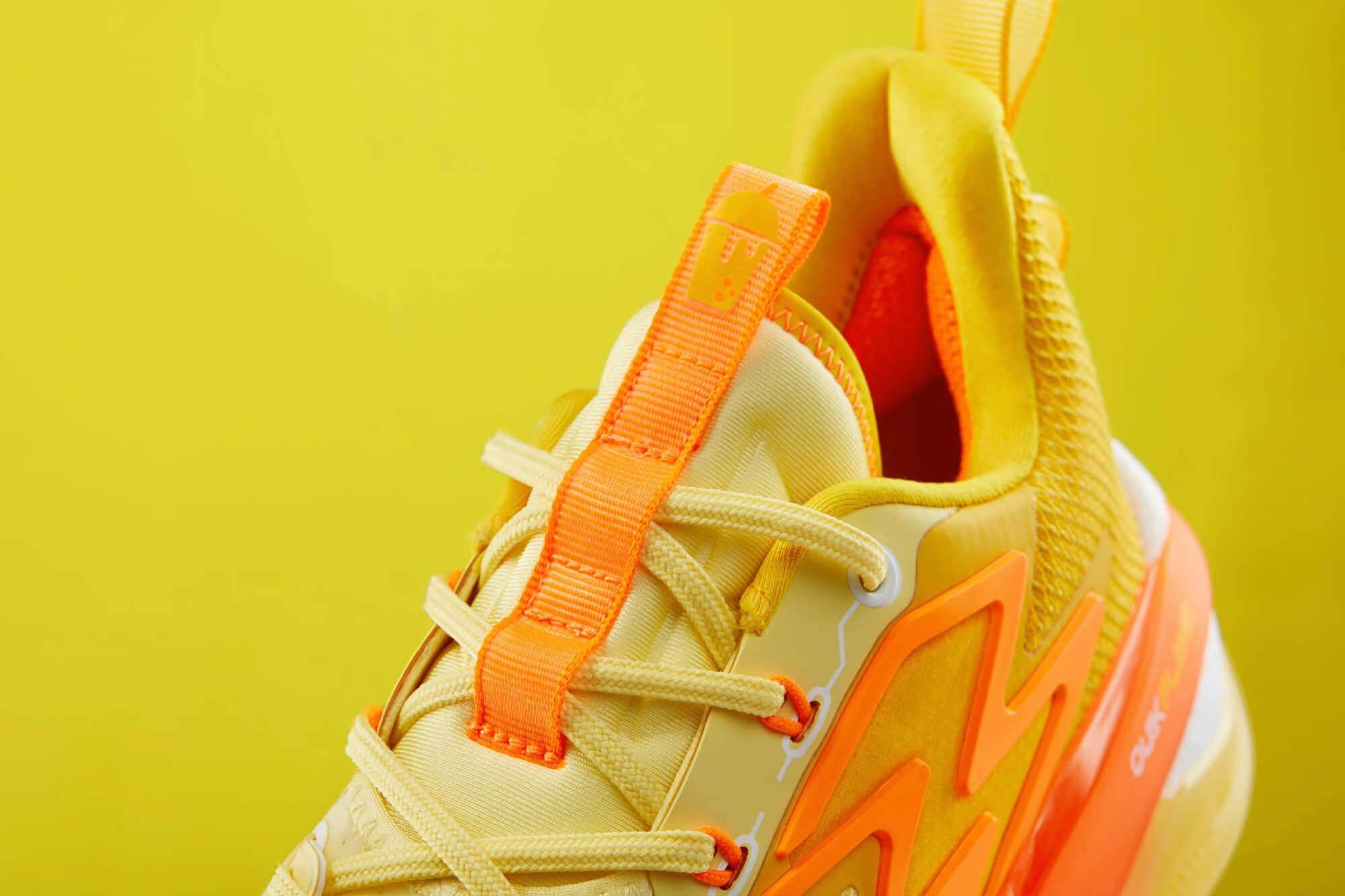 特步古风水晶底鞋(特步复古鞋系列)