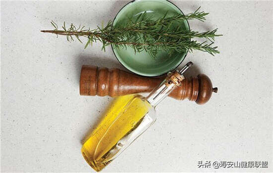 迷迭香精油的功效与作用及使用方法