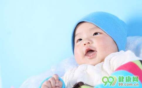 4个月的宝宝发育标准是什么(4个月婴儿发育标准表)