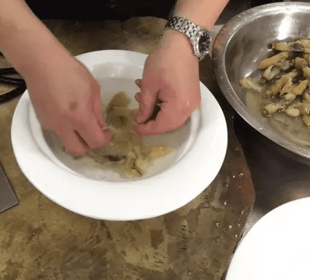 蛏子怎么洗怎么烧(蛏子的做法及清洗)