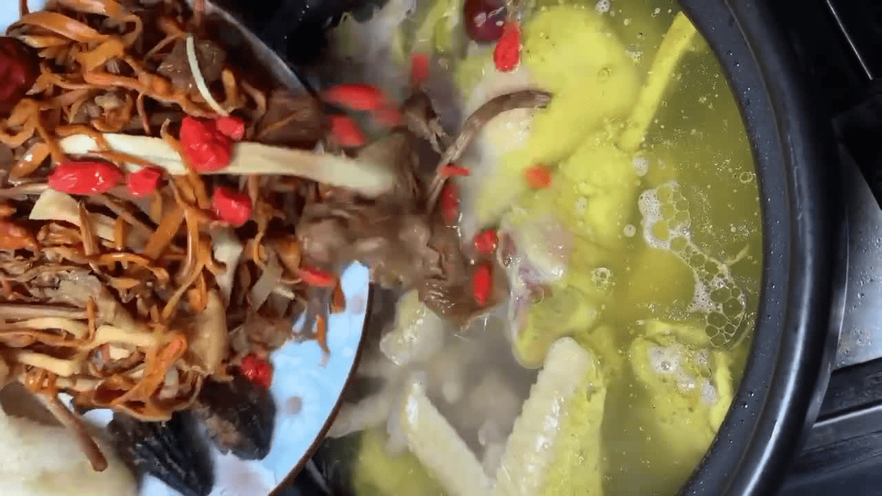 鸡汤怎么炖好喝又营养(好喝的鸡汤做法)