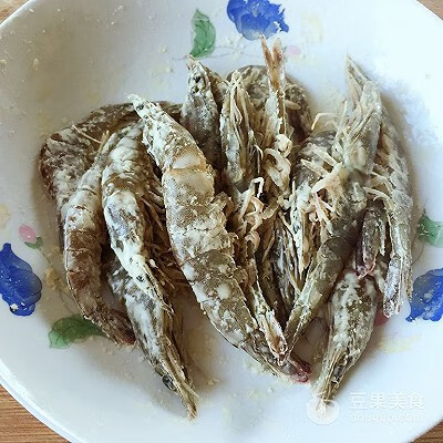 椒盐香酥虾的做法(椒盐香酥虾窍门)