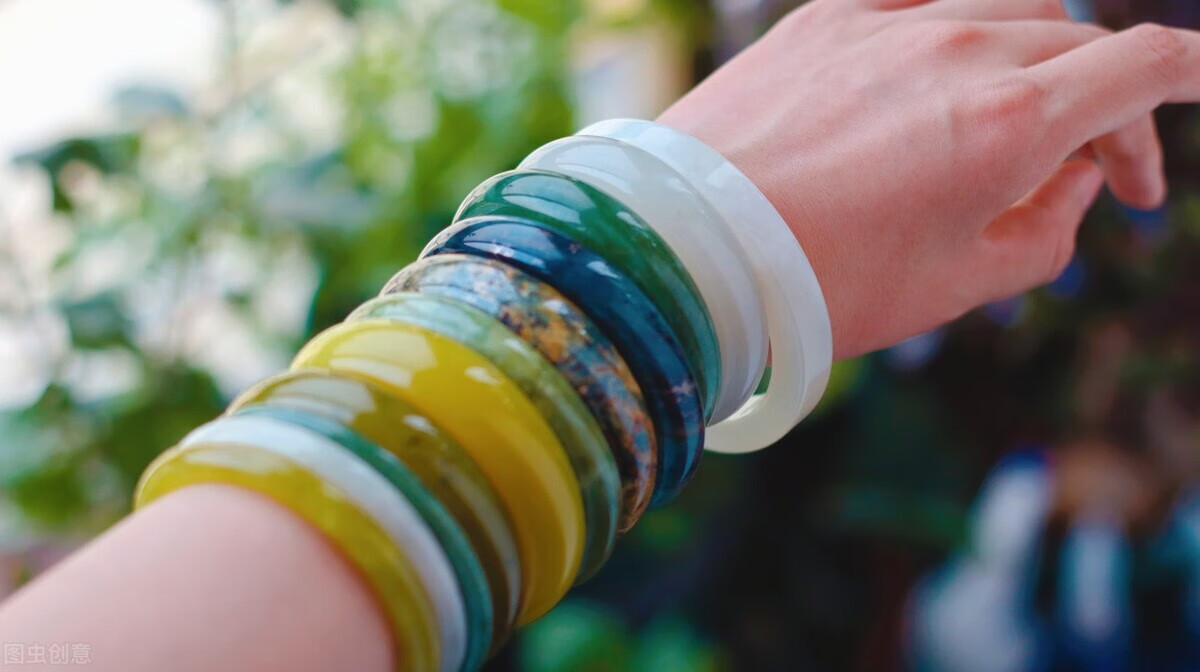 岫玉的清洗与保养(岫岩玉摆件的保养方法)