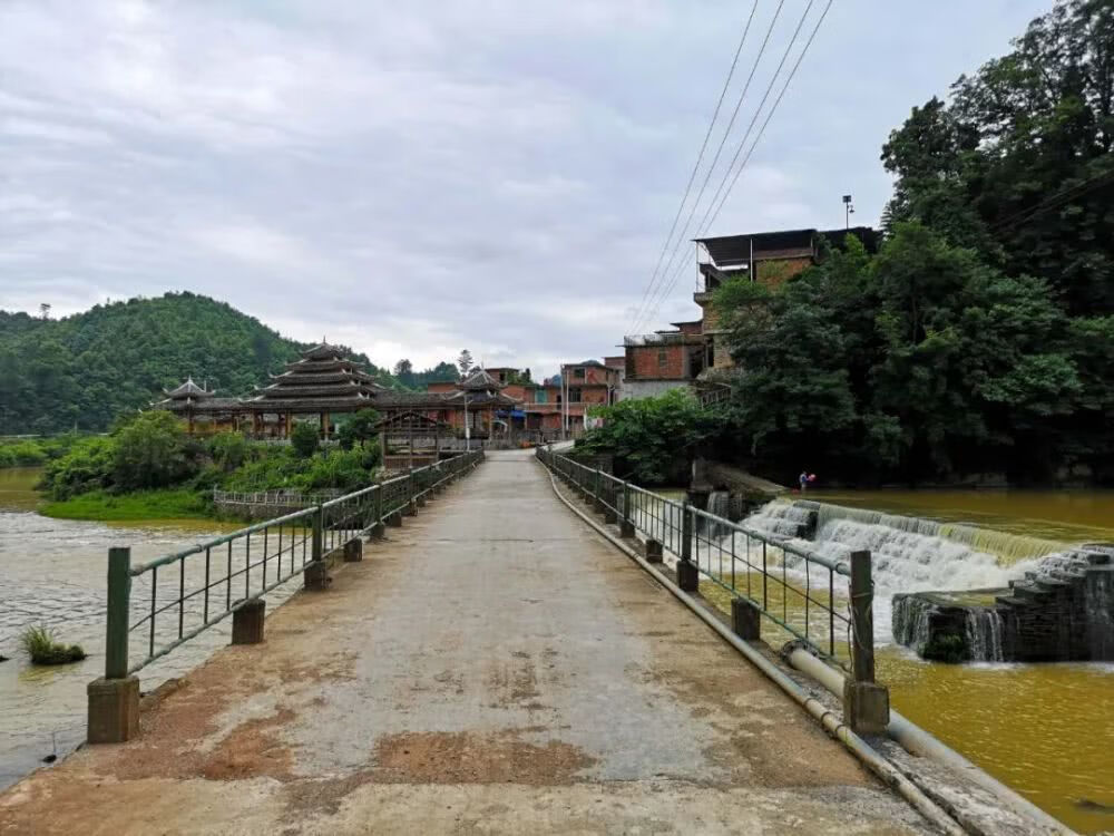 贵州最好风水是哪里宝地(贵州大方风水宝地图片)