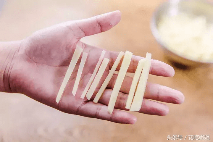酸辣土豆丝是哪里的菜(酸辣土豆丝的介绍)