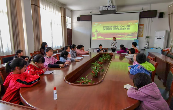 讲雷锋故事(学习雷锋小故事)