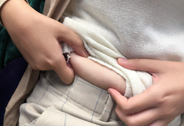 生完孩子如何减肚子(生完孩子后怎么减肚子)