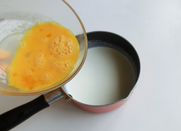 鲜奶炖蛋怎么做(炖蛋加牛奶)