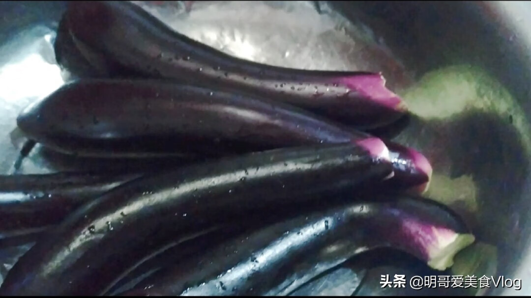 鲶鱼炖茄子的做法大全(家常清炖鲶鱼的做法)