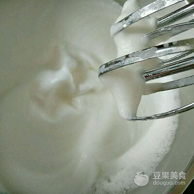电饭锅做蛋糕的方法(电饭煲如何做蛋糕 家用)