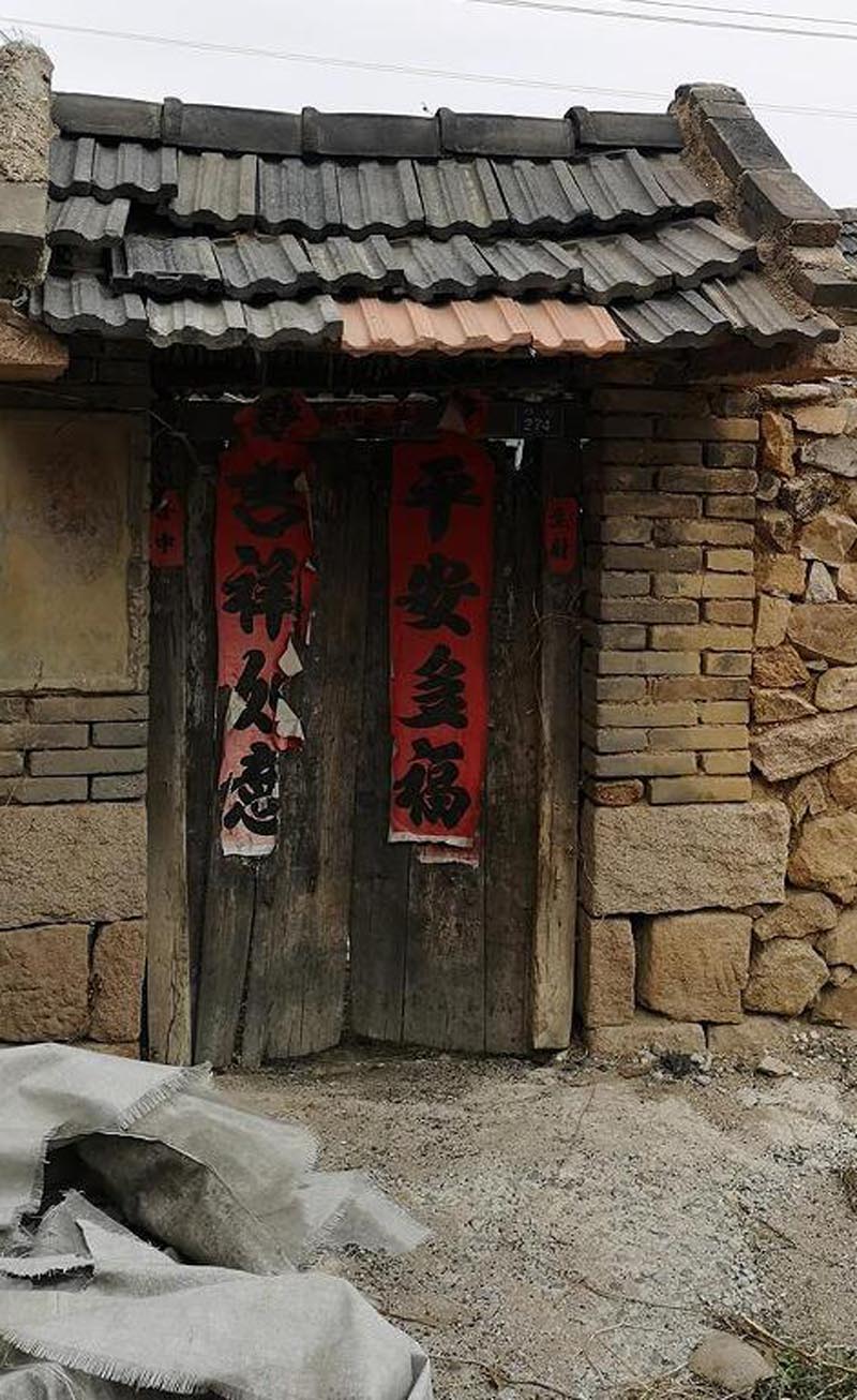 两个门在一条线上风水怎么样(一户两个门进出风水好不)