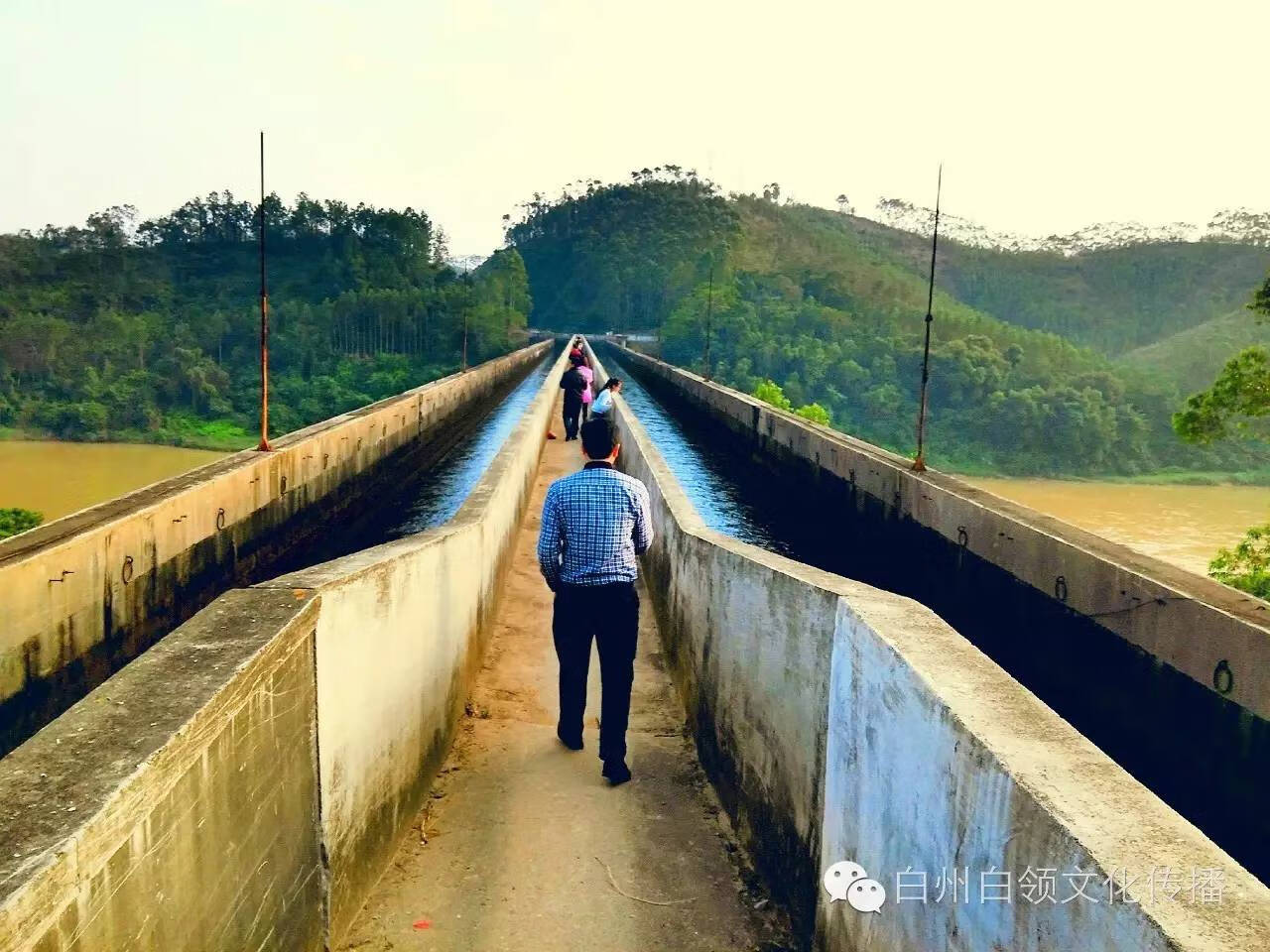 水库中间山连山风水(如今的家乡山连山)