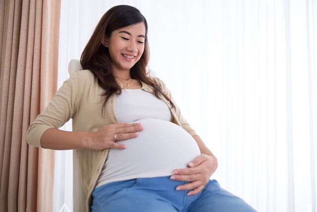 孕16周是几个月(孕16周胎儿在肚子哪个位置)