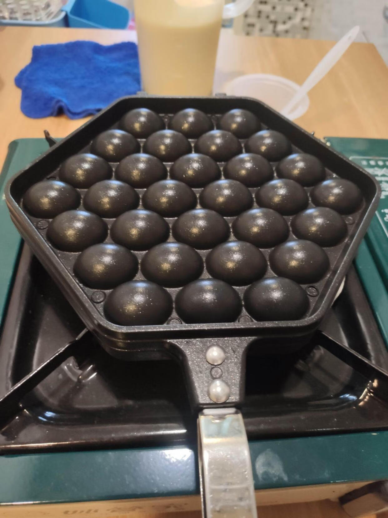 想吃鸡蛋仔不用出去买,教你在家做,外酥内软不粘牙,比买的还香