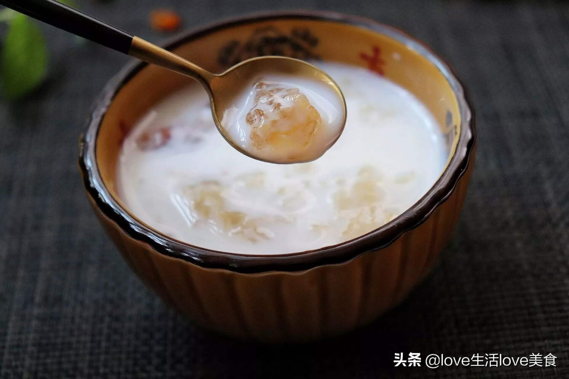 咖啡牛奶饮品(咖啡牛奶饮品的名字)