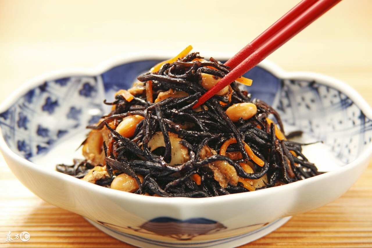 羊栖菜是什么菜(羊栖菜是鹿角菜吗)