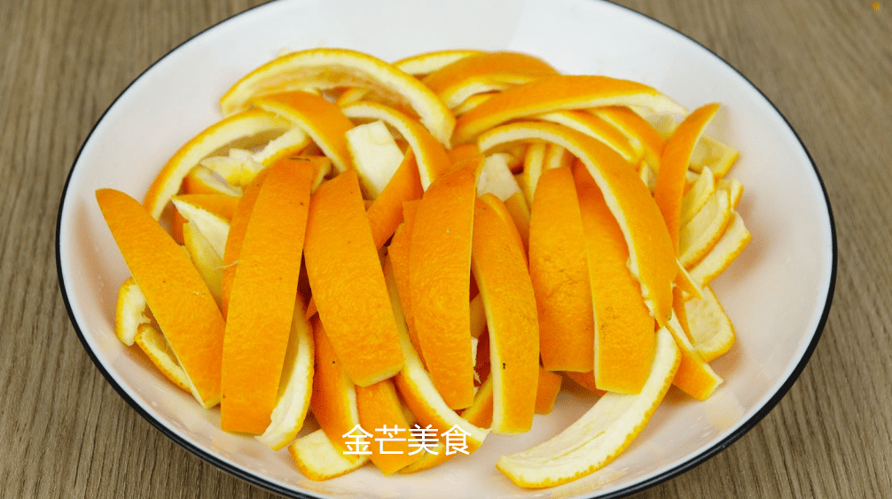 橙子皮的功效与作用及食用方法(橙子皮有啥用处)