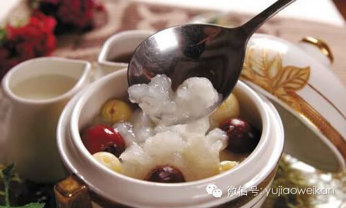 莲子的功效与作用(莲子和什么搭配最好)