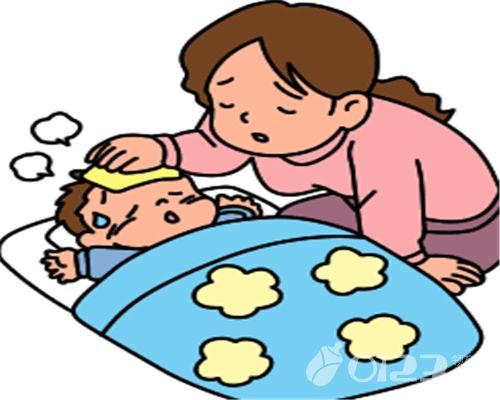 八个月宝宝发烧怎么办(八个月宝宝第一次发烧怎么办)