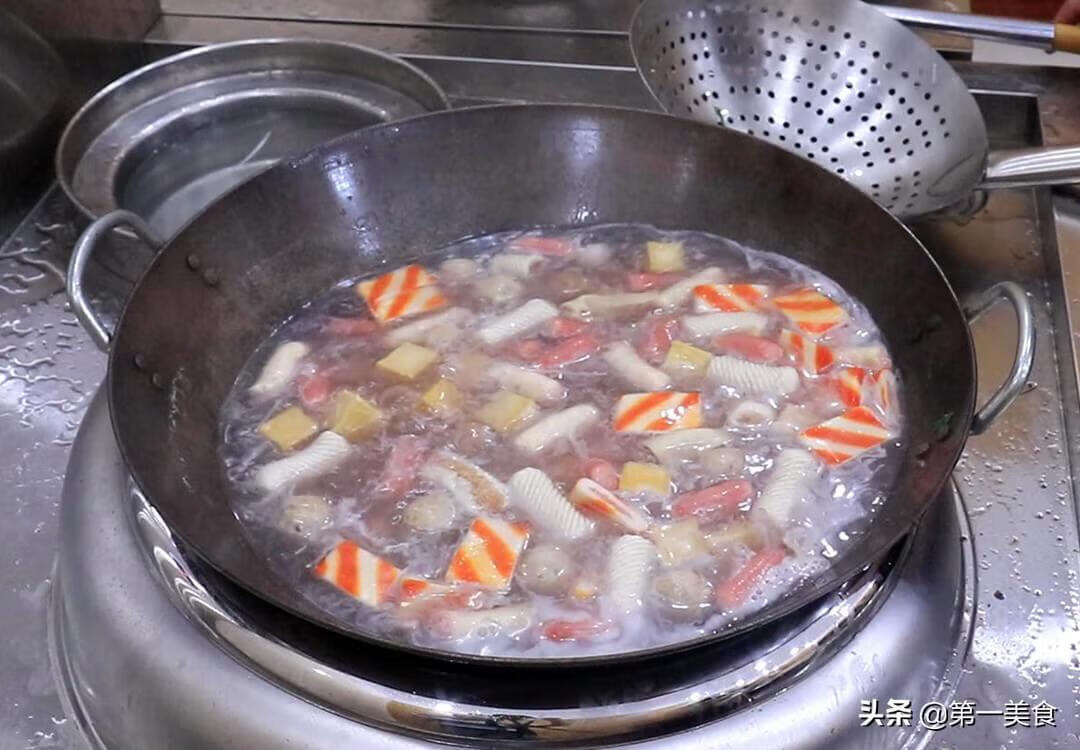 请问麻辣香锅怎么做(正宗的麻辣香锅怎么做)