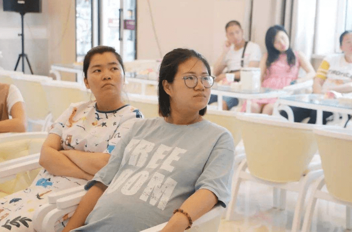 怀孕几个月有胎动明显(怀孕多久开始有胎动)