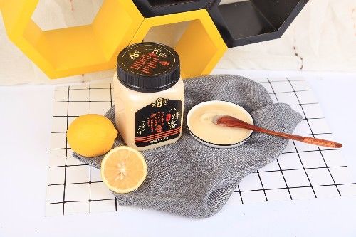 蜂密绿茶的功效与作用(蜂蜜为什么不能放冰箱里面)