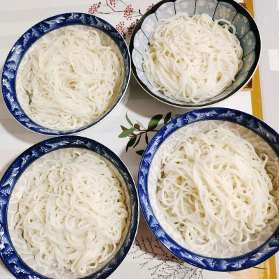 米粉怎么吃好(纯大米粉能做什么吃的)