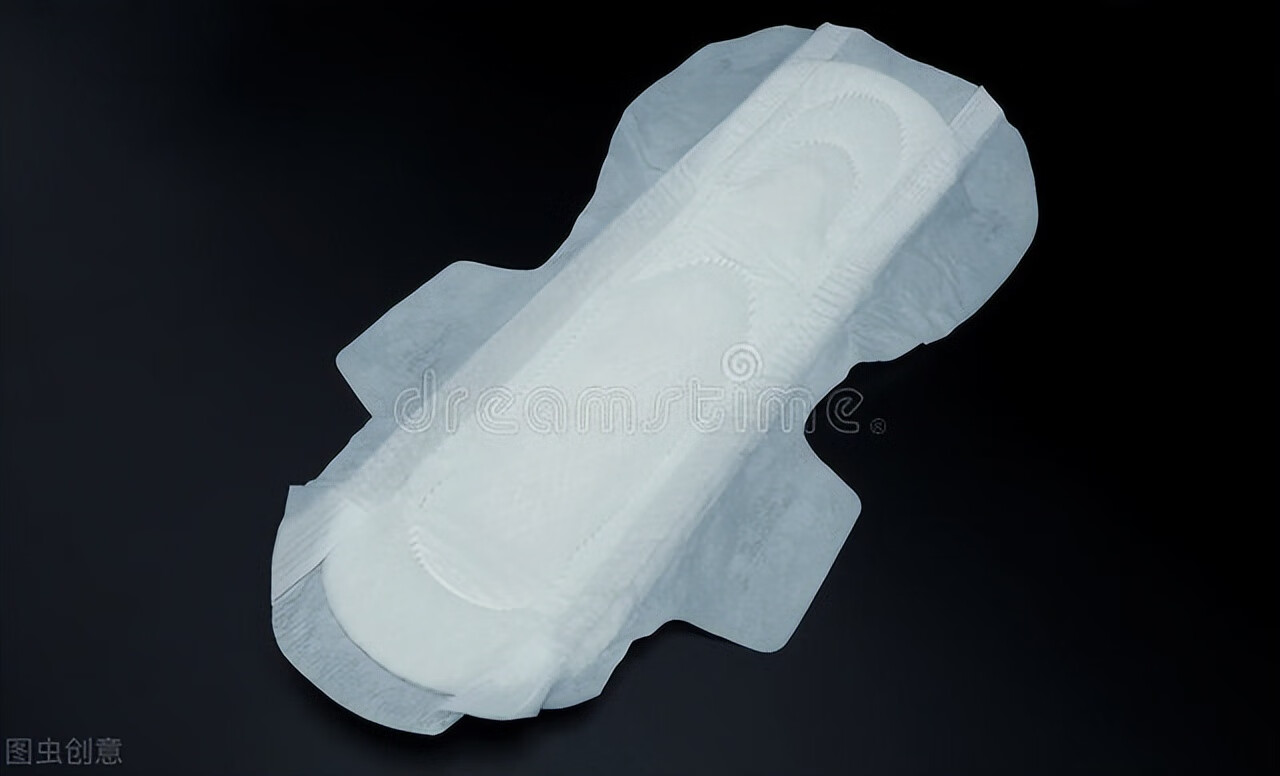 月经量少颜色黑褐色是什么原因 初期(月经量黑褐色是什么原因)