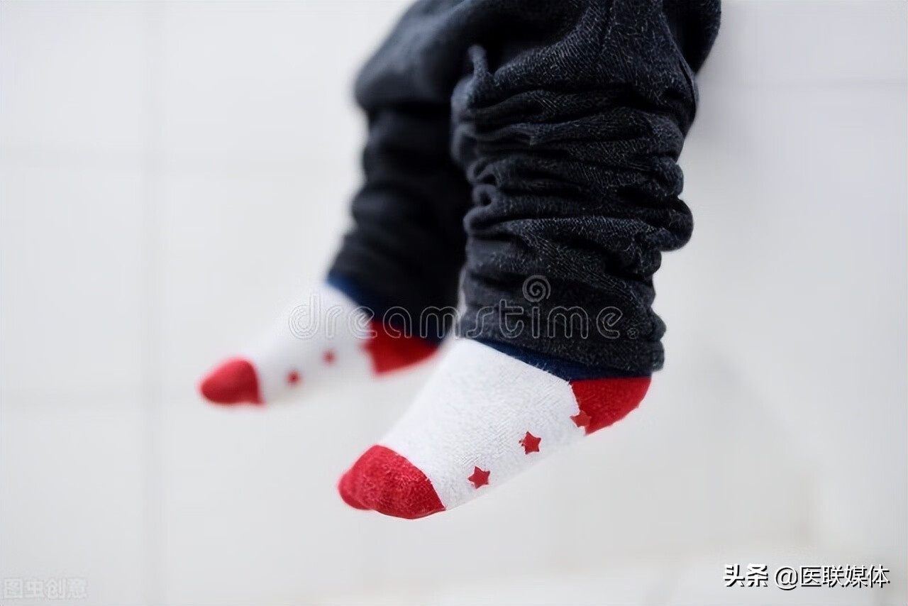 婴儿拉肚子什么原因引起的(婴幼儿拉肚子是什么原因引起的)