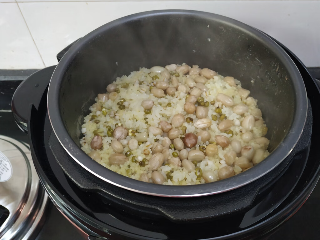 电压力锅做米饭怎么操作(电压力锅怎样做米饭)