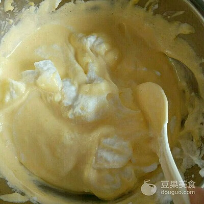 电饭锅做蛋糕的方法(电饭煲如何做蛋糕 家用)