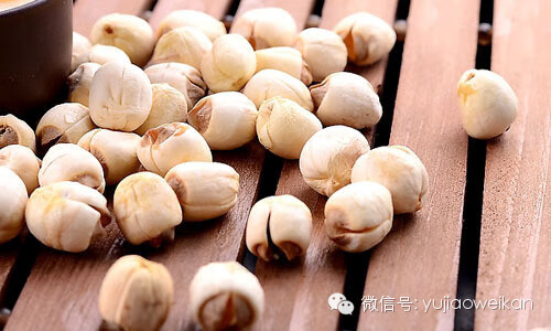 莲子的功效与作用(莲子和什么搭配最好)