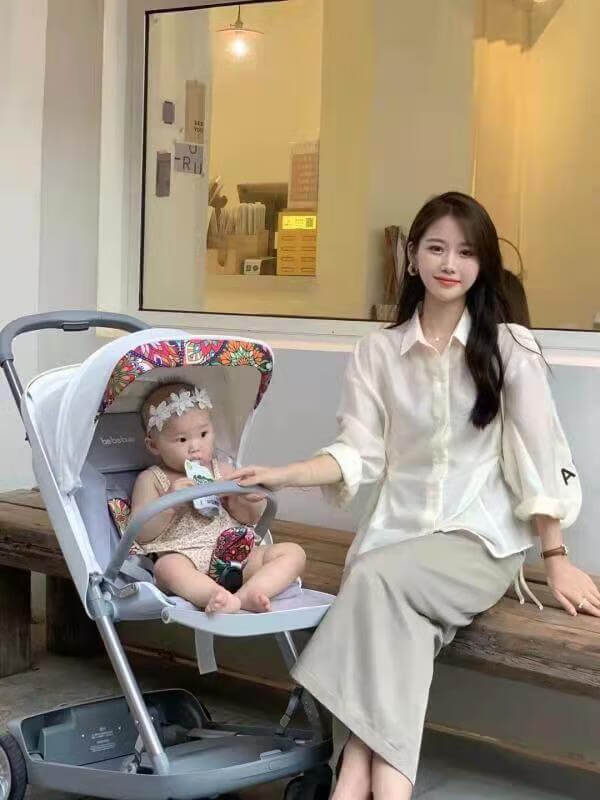 婴儿小车四轮手推车(婴儿推车八个轮子和四个轮子)