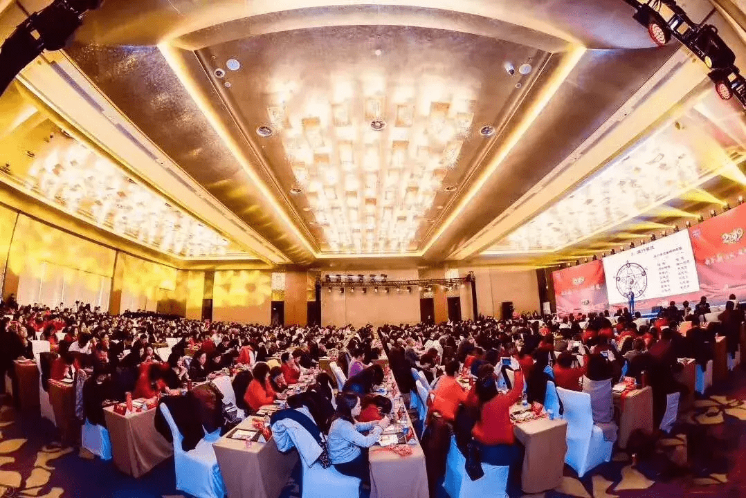 刘瀚声现场授课刘瀚声曾做外科医生多年.