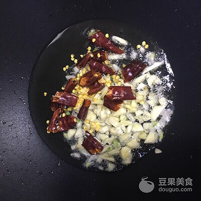 醋溜白菜怎么做呢(醋溜白菜怎么炒)