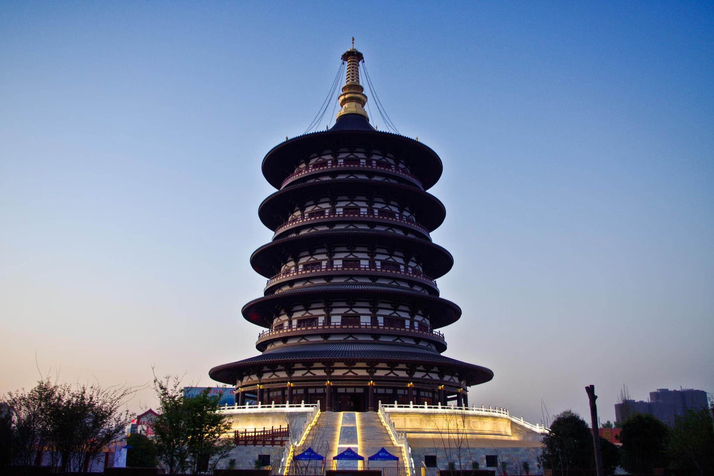 偃师商城遗址,西周成周城遗址,东周王城遗址,汉魏洛阳城遗址,隋唐洛阳