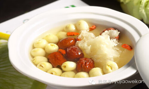 莲子的功效与作用(莲子和什么搭配最好)