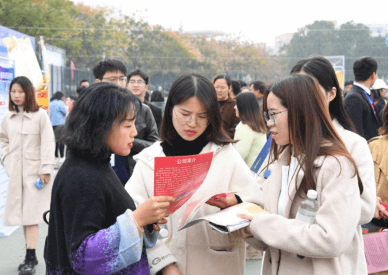 大专学费一般多少(大专学费一学期多少钱)