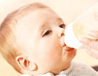 婴儿喝奶后打嗝是怎么回事(6个月宝宝喝奶后打嗝)