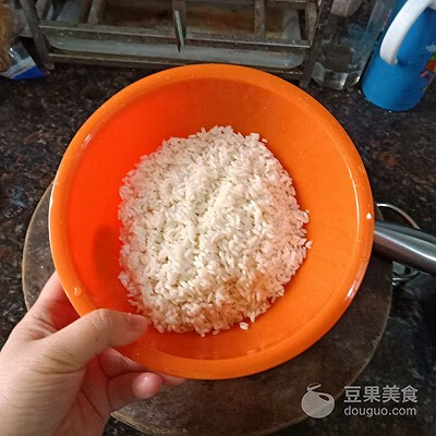 生炒糯米饭的做法(蒸糯米饭怎么做好吃)