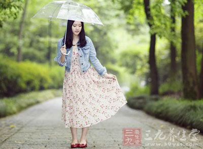 女人月经期吃什么最好(女人经期吃什么好)
