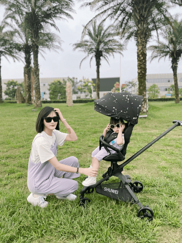 婴儿小车四轮手推车(婴儿推车八个轮子和四个轮子)