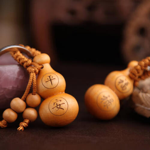 葫芦挂在梁上哪个位置房梁上挂葫芦是什么意思