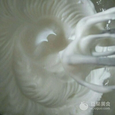 电饭锅做蛋糕的方法(电饭煲如何做蛋糕 家用)
