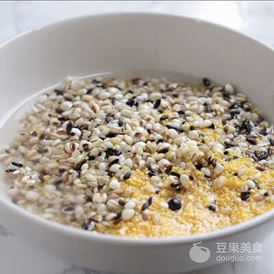 腊八粥怎么做步骤(腊八粥怎么做需要什么材料)