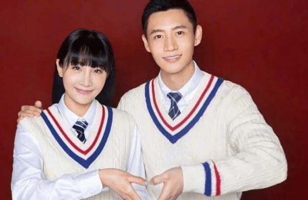 结婚证照片穿什么颜色(结婚证照片适合穿什么衣服)