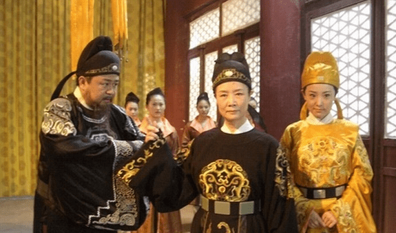 偏房高于正房怎样化解(偏方高过正房的风水)